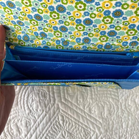 Vera Bradley English Meadow Green Blue Floral Quilted Clutch Wallet Foldover 9x4 - Picture 4 of 6